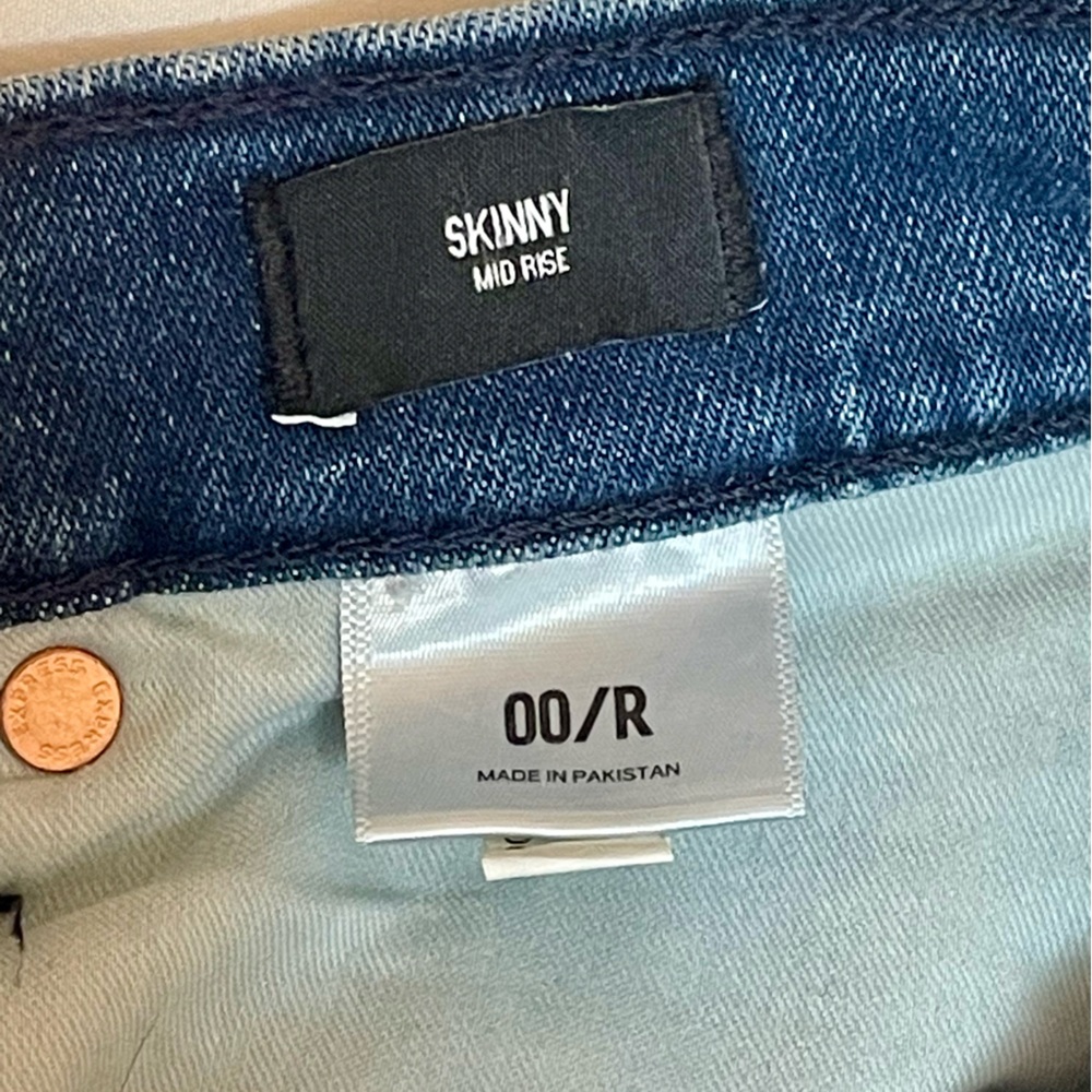 Express Mid Rise 00 R Jeans - Picture 4 of 4